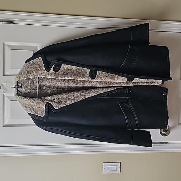 As new condition Man's Leather jacket  Lanb shear liner - Picture 5 of 5